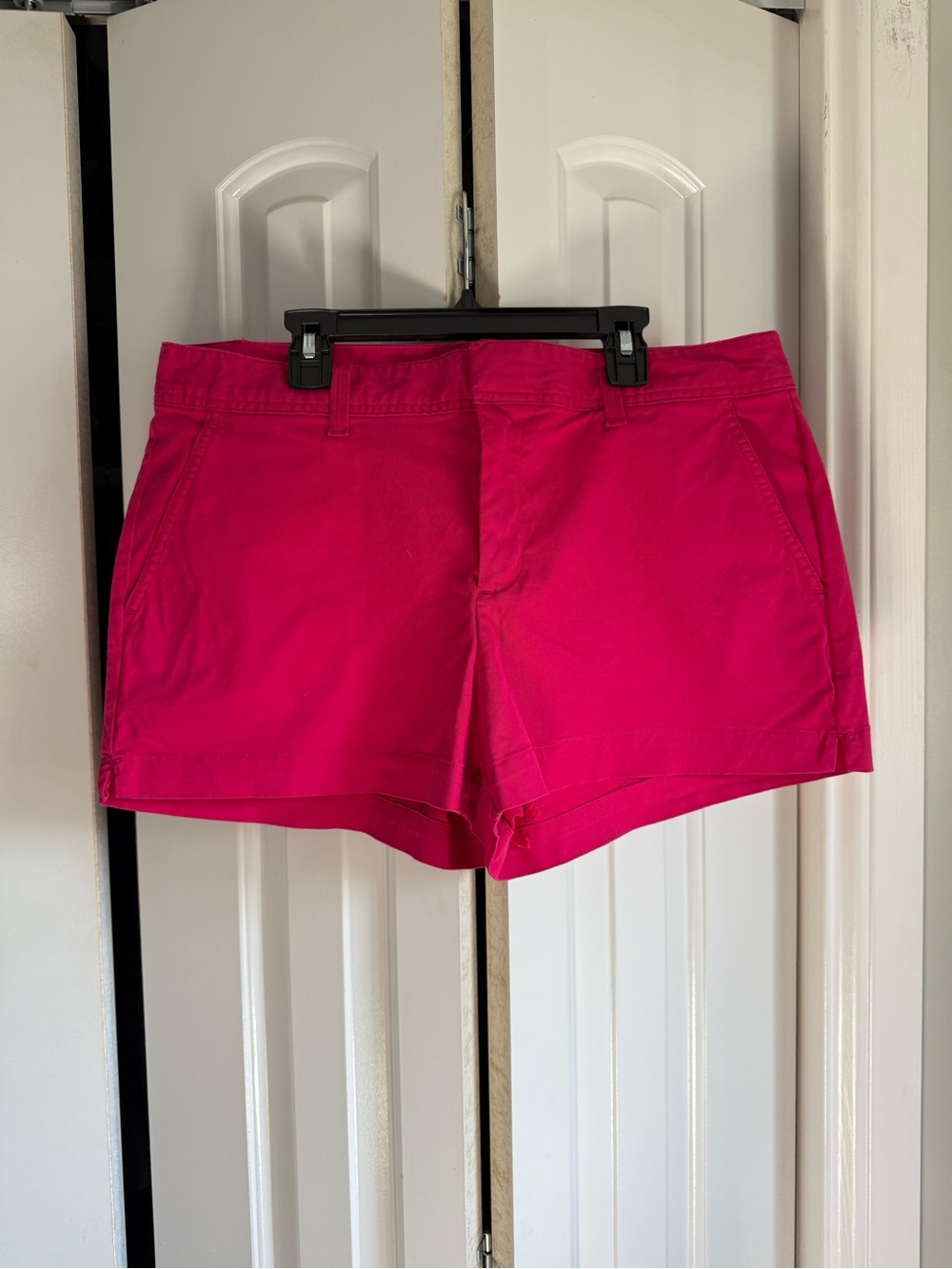 Gap "City Shorts" in a vibrant pink color NEVER USED